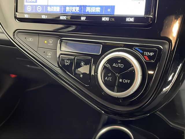 トヨタ アクア クロスオーバー グラム 宮崎県 2019(令1)年 6.3万km ホワイトパールクリスタルシャイン Toyota Safety Sense/〇プリクラシュセーフティ/〇レーンディパーチャーアラート/〇パーキングサポートブレーキ/〇クリアランスソナー/〇オートマチックハイビーム/〇先行車発進/純正9インチSDナビ/フルセグTV/CD/DVD/Bluetooth/バックカメラ/ビルトインETC/前後ドライブレコーダー