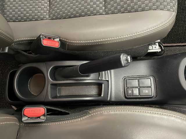 トヨタ アクア クロスオーバー グラム 宮崎県 2019(令1)年 6.3万km ホワイトパールクリスタルシャイン Toyota Safety Sense/〇プリクラシュセーフティ/〇レーンディパーチャーアラート/〇パーキングサポートブレーキ/〇クリアランスソナー/〇オートマチックハイビーム/〇先行車発進/純正9インチSDナビ/フルセグTV/CD/DVD/Bluetooth/バックカメラ/ビルトインETC/前後ドライブレコーダー