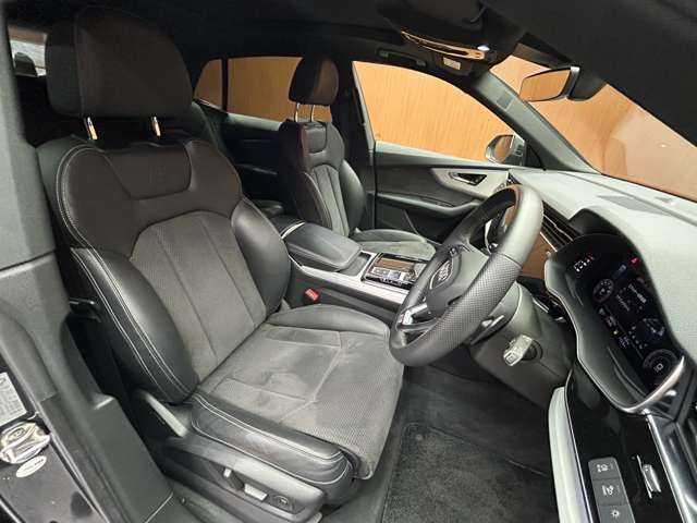 アウディ Ｑ８ 55TFSIクワトロ デビューPKG Sライン 千葉県 2019(令1)年 1.8万km デイトナグレーパールエフェクト コンフォートアシスタンスパッケージ　/パノラマSR　/ACC　/Bang ＆ Olufsenサウンド　/半革　/ナビ　/TV　/360°　/Bluetooth接続　/マトリクスLEDヘッドライト　/電動リアゲート　/電動シート　/シートヒーター　/衝突軽減B