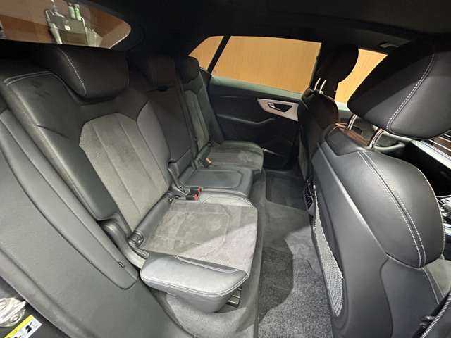 アウディ Ｑ８ 55TFSIクワトロ デビューPKG Sライン 千葉県 2019(令1)年 1.8万km デイトナグレーパールエフェクト コンフォートアシスタンスパッケージ　/パノラマSR　/ACC　/Bang ＆ Olufsenサウンド　/半革　/ナビ　/TV　/360°　/Bluetooth接続　/マトリクスLEDヘッドライト　/電動リアゲート　/電動シート　/シートヒーター　/衝突軽減B