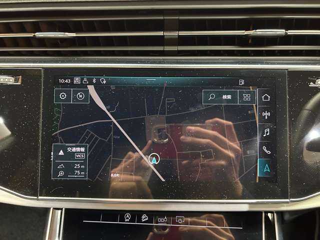 アウディ Ｑ８ 55TFSIクワトロ デビューPKG Sライン 千葉県 2019(令1)年 1.8万km デイトナグレーパールエフェクト コンフォートアシスタンスパッケージ　/パノラマSR　/ACC　/Bang ＆ Olufsenサウンド　/半革　/ナビ　/TV　/360°　/Bluetooth接続　/マトリクスLEDヘッドライト　/電動リアゲート　/電動シート　/シートヒーター　/衝突軽減B