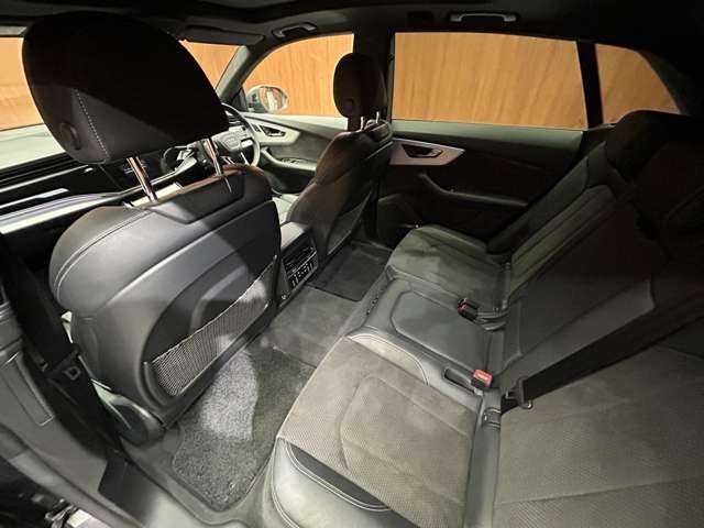 アウディ Ｑ８ 55TFSIクワトロ デビューPKG Sライン 千葉県 2019(令1)年 1.8万km デイトナグレーパールエフェクト コンフォートアシスタンスパッケージ　/パノラマSR　/ACC　/Bang ＆ Olufsenサウンド　/半革　/ナビ　/TV　/360°　/Bluetooth接続　/マトリクスLEDヘッドライト　/電動リアゲート　/電動シート　/シートヒーター　/衝突軽減B