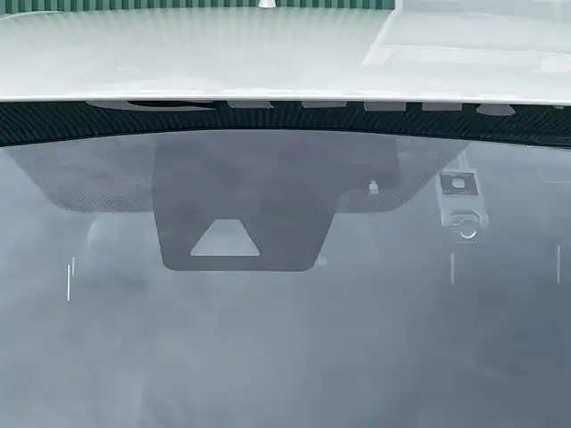 トヨタ Ｃ－ＨＲ G 福岡県 2016(平28)年 8.4万km ホワイトパールクリスタルシャイン 横滑り防止装置/Wサイドエアバッグ/カーテンエアバッグ/衝突被害軽減システム/レーンキープアシスト/盗難防止装置/純正ドラレコ/クルーズコントロール/前後車外カメラ/前後コーナーセンサー/ABS/スマートキー/BT/純正ETC/AMFM/純正フロアマット/純正アルミホイール/ハーフレザーシート/シートヒーター/エアシート/社外エアロ/オートライト