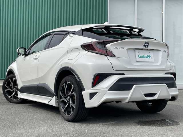 トヨタ Ｃ－ＨＲ G 福岡県 2016(平28)年 8.4万km ホワイトパールクリスタルシャイン 横滑り防止装置/Wサイドエアバッグ/カーテンエアバッグ/衝突被害軽減システム/レーンキープアシスト/盗難防止装置/純正ドラレコ/クルーズコントロール/前後車外カメラ/前後コーナーセンサー/ABS/スマートキー/BT/純正ETC/AMFM/純正フロアマット/純正アルミホイール/ハーフレザーシート/シートヒーター/エアシート/社外エアロ/オートライト
