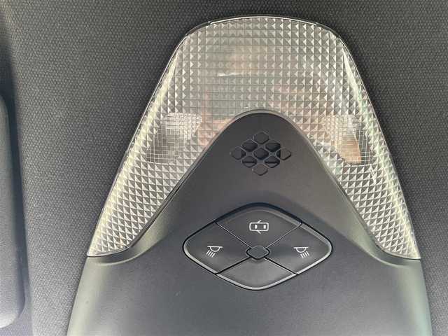 トヨタ Ｃ－ＨＲ G 福岡県 2016(平28)年 8.4万km ホワイトパールクリスタルシャイン 横滑り防止装置/Wサイドエアバッグ/カーテンエアバッグ/衝突被害軽減システム/レーンキープアシスト/盗難防止装置/純正ドラレコ/クルーズコントロール/前後車外カメラ/前後コーナーセンサー/ABS/スマートキー/BT/純正ETC/AMFM/純正フロアマット/純正アルミホイール/ハーフレザーシート/シートヒーター/エアシート/社外エアロ/オートライト