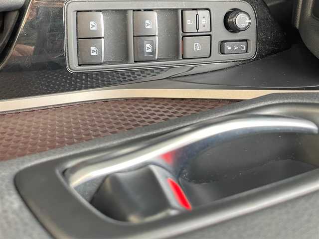 トヨタ Ｃ－ＨＲ G 福岡県 2016(平28)年 8.4万km ホワイトパールクリスタルシャイン 横滑り防止装置/Wサイドエアバッグ/カーテンエアバッグ/衝突被害軽減システム/レーンキープアシスト/盗難防止装置/純正ドラレコ/クルーズコントロール/前後車外カメラ/前後コーナーセンサー/ABS/スマートキー/BT/純正ETC/AMFM/純正フロアマット/純正アルミホイール/ハーフレザーシート/シートヒーター/エアシート/社外エアロ/オートライト