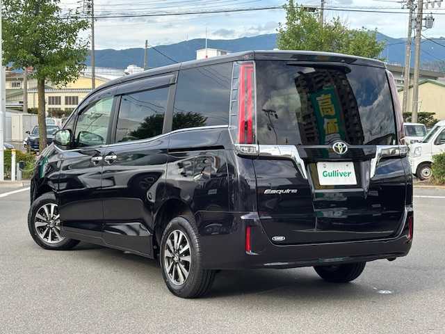 トヨタ エスクァイア Gi 長野県 2018(平30)年 8万km スパークリングブラックパールクリスタルシャイン 4WD/カロッツェリアSDメモリナビ/FM・AM・DVD・CD・フルセグTV/Bluetooth Audio/バックカメラ/カロッツェリアフリップダウンモニター/純正15インチアルミホイール/衝突被害軽減ブレーキ/両側パワースライドドア/前方ドライブレコーダー/クルーズコントロール/黒レザーシート/シートヒーター/LEDヘッドライト/オートハイビーム/オートライト/プッシュスタート/スマートキー/スペアキー/ETC/取扱説明書/保証書