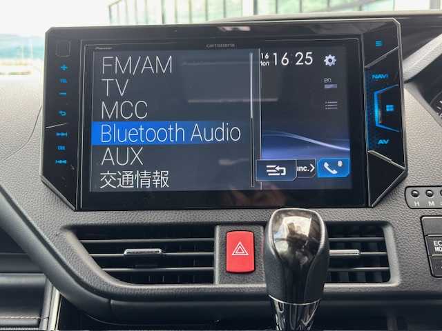 トヨタ エスクァイア Gi 長野県 2018(平30)年 8万km スパークリングブラックパールクリスタルシャイン 4WD/カロッツェリアSDメモリナビ/FM・AM・DVD・CD・フルセグTV/Bluetooth Audio/バックカメラ/カロッツェリアフリップダウンモニター/純正15インチアルミホイール/衝突被害軽減ブレーキ/両側パワースライドドア/前方ドライブレコーダー/クルーズコントロール/黒レザーシート/シートヒーター/LEDヘッドライト/オートハイビーム/オートライト/プッシュスタート/スマートキー/スペアキー/ETC/取扱説明書/保証書