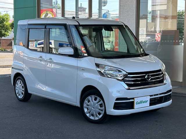 日産 デイズ ルークス X 道東・釧路十勝 2019(令1)年 5.2万km ホワイトパール 4WD/純正CDオーディオ/衝突軽減ブレーキ/アラウンドビューモニター/片側パワースライドドア/コーナーセンサー/アイドリングストップ/ヘドライトレベライザー/横滑り防止装置/純正フロアマット/純正ドアバイザー/ディーラー記録簿 R2/3/4/5/6/スマートキー/エンジンプッシュスタート/スペアキー/取扱説明書/保証書/冬タイヤ積み込み/  (155/65R14、8mm、2024年製、社外AW)