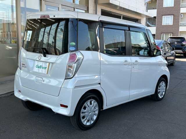 日産 デイズ ルークス X 道東・釧路十勝 2019(令1)年 5.2万km ホワイトパール 4WD/純正CDオーディオ/衝突軽減ブレーキ/アラウンドビューモニター/片側パワースライドドア/コーナーセンサー/アイドリングストップ/ヘドライトレベライザー/横滑り防止装置/純正フロアマット/純正ドアバイザー/ディーラー記録簿 R2/3/4/5/6/スマートキー/エンジンプッシュスタート/スペアキー/取扱説明書/保証書/冬タイヤ積み込み/  (155/65R14、8mm、2024年製、社外AW)