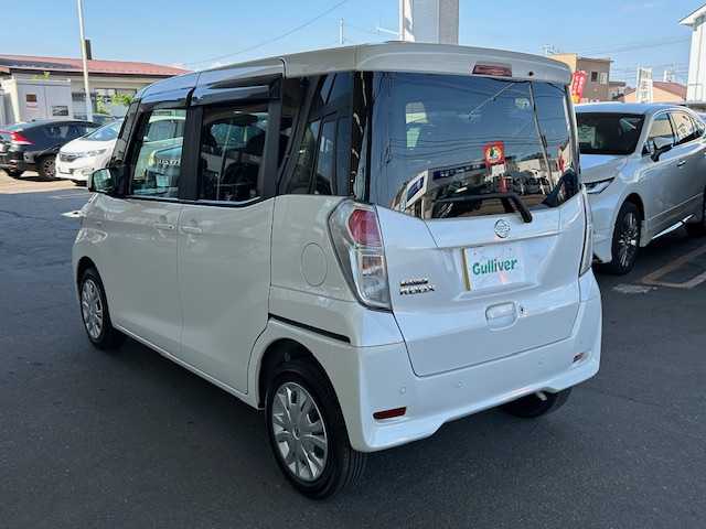 日産 デイズ ルークス X 道東・釧路十勝 2019(令1)年 5.2万km ホワイトパール 4WD/純正CDオーディオ/衝突軽減ブレーキ/アラウンドビューモニター/片側パワースライドドア/コーナーセンサー/アイドリングストップ/ヘドライトレベライザー/横滑り防止装置/純正フロアマット/純正ドアバイザー/ディーラー記録簿 R2/3/4/5/6/スマートキー/エンジンプッシュスタート/スペアキー/取扱説明書/保証書/冬タイヤ積み込み/  (155/65R14、8mm、2024年製、社外AW)