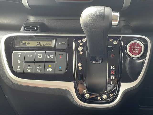 ホンダ Ｎ ＢＯＸ カスタム G Lパッケージ 福岡県 2016(平28)年 8万km スマートブラック 社外ナビ　フルセグ　DVD再生/バックカメラ/スマートキー/オートライト/アイドリングストップ/左側パワースライドドア/ビルトインETC/純正アルミホイル