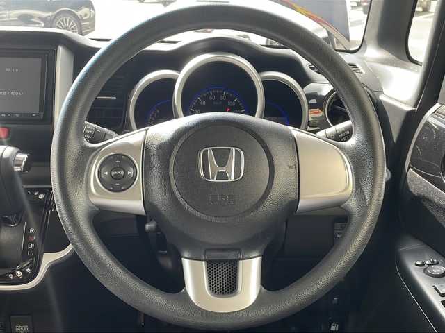 ホンダ Ｎ ＢＯＸ カスタム G Lパッケージ 福岡県 2016(平28)年 8万km スマートブラック 社外ナビ　フルセグ　DVD再生/バックカメラ/スマートキー/オートライト/アイドリングストップ/左側パワースライドドア/ビルトインETC/純正アルミホイル