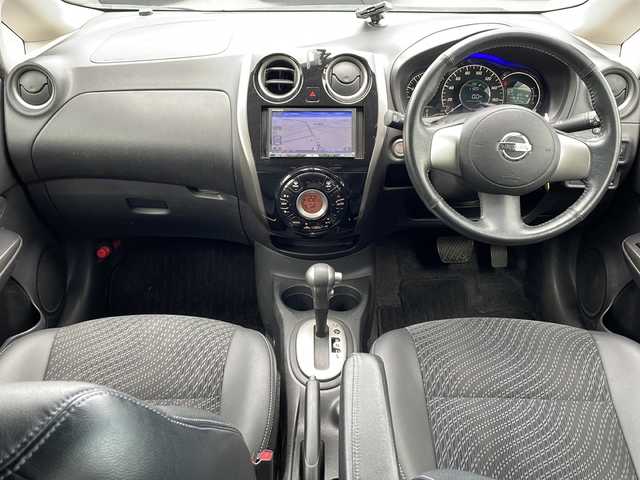 日産 ノート メダリスト 徳島県 2012(平24)年 14.9万km ソニックブルー 7型社外ナビ　AVIC-HRZ990/（CD/フルセグ）/ETC/スペアキー/スマートキー/プッシュスタート/アイドリングストップ/ハロゲンヘッドライト/純正フロアマット/純正ドアバイザー/ダブルエアバック/オートライト/取扱説明書/新車時保証書