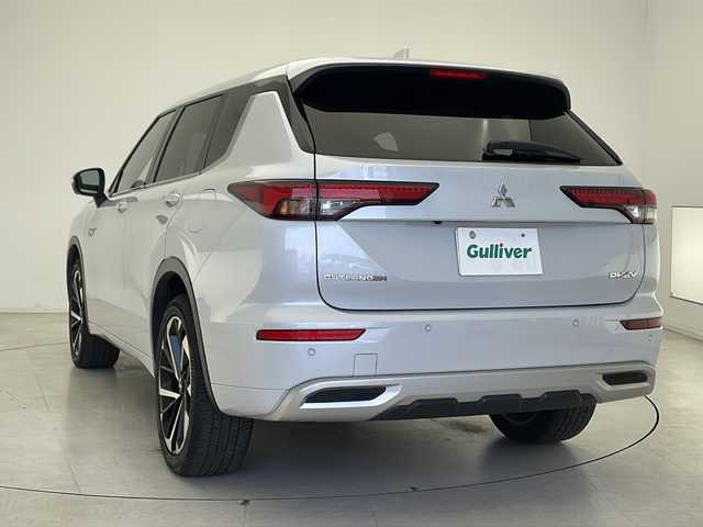 三菱 アウトランダー ＰＨＥＶ P 千葉県 2022(令4)年 4.6万km ホワイトダイヤモンド 純正12.3インチナビ/フルセグテレビ/バックカメラ/全方位カメラ/Bluetooth/USB接続/AppleCarPlay/AndroidAuto/マイパイロット/車線逸脱支援/後側方車両検知/ふらつき警報/電動パーキングブレーキ/ブレーキホールド/置くだけ充電/前席シートベンチレーション/フロントフォグランプ/LEDヘッドライト/オートマチックハイビーム/電動格納ウィンカーミラー/BOSE