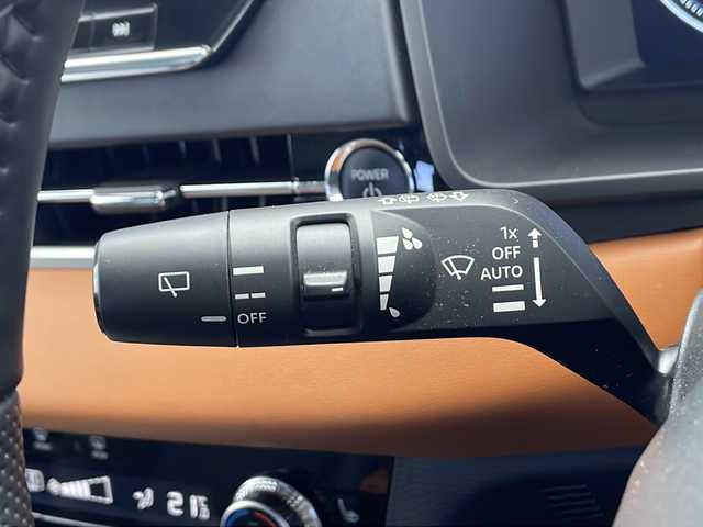 三菱 アウトランダー ＰＨＥＶ P 千葉県 2022(令4)年 4.6万km ホワイトダイヤモンド 純正12.3インチナビ/フルセグテレビ/バックカメラ/全方位カメラ/Bluetooth/USB接続/AppleCarPlay/AndroidAuto/マイパイロット/車線逸脱支援/後側方車両検知/ふらつき警報/電動パーキングブレーキ/ブレーキホールド/置くだけ充電/前席シートベンチレーション/フロントフォグランプ/LEDヘッドライト/オートマチックハイビーム/電動格納ウィンカーミラー/BOSE