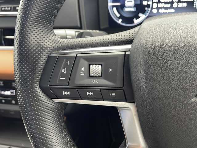 三菱 アウトランダー ＰＨＥＶ P 千葉県 2022(令4)年 4.6万km ホワイトダイヤモンド 純正12.3インチナビ/フルセグテレビ/バックカメラ/全方位カメラ/Bluetooth/USB接続/AppleCarPlay/AndroidAuto/マイパイロット/車線逸脱支援/後側方車両検知/ふらつき警報/電動パーキングブレーキ/ブレーキホールド/置くだけ充電/前席シートベンチレーション/フロントフォグランプ/LEDヘッドライト/オートマチックハイビーム/電動格納ウィンカーミラー/BOSE