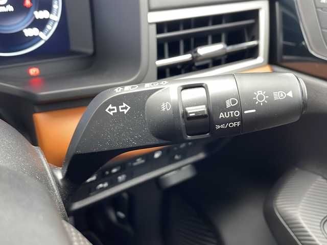 三菱 アウトランダー ＰＨＥＶ P 千葉県 2022(令4)年 4.6万km ホワイトダイヤモンド 純正12.3インチナビ/フルセグテレビ/バックカメラ/全方位カメラ/Bluetooth/USB接続/AppleCarPlay/AndroidAuto/マイパイロット/車線逸脱支援/後側方車両検知/ふらつき警報/電動パーキングブレーキ/ブレーキホールド/置くだけ充電/前席シートベンチレーション/フロントフォグランプ/LEDヘッドライト/オートマチックハイビーム/電動格納ウィンカーミラー/BOSE
