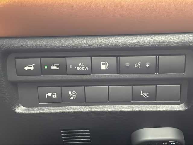 三菱 アウトランダー ＰＨＥＶ P 千葉県 2022(令4)年 4.6万km ホワイトダイヤモンド 純正12.3インチナビ/フルセグテレビ/バックカメラ/全方位カメラ/Bluetooth/USB接続/AppleCarPlay/AndroidAuto/マイパイロット/車線逸脱支援/後側方車両検知/ふらつき警報/電動パーキングブレーキ/ブレーキホールド/置くだけ充電/前席シートベンチレーション/フロントフォグランプ/LEDヘッドライト/オートマチックハイビーム/電動格納ウィンカーミラー/BOSE