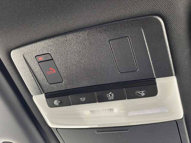 三菱 アウトランダー ＰＨＥＶ P 千葉県 2022(令4)年 4.6万km ホワイトダイヤモンド 純正12.3インチナビ/フルセグテレビ/バックカメラ/全方位カメラ/Bluetooth/USB接続/AppleCarPlay/AndroidAuto/マイパイロット/車線逸脱支援/後側方車両検知/ふらつき警報/電動パーキングブレーキ/ブレーキホールド/置くだけ充電/前席シートベンチレーション/フロントフォグランプ/LEDヘッドライト/オートマチックハイビーム/電動格納ウィンカーミラー/BOSE