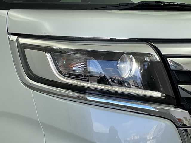 スズキ スペーシア カスタム HYBRID XS 新潟県 2022(令4)年 3.3万km ピュアホワイトP ワンオーナー/純正メモリナビ/　フルセグTV/Bluetooth/CD/DVD/USB/衝突被害軽減ブレーキ/レーンキープアシスト/レーダークルーズコントロール/ハーフレザーシート/D席シートヒーター/両側パワースライドドア/前後ドライブレコーダー/全方位モニター/ヘッドアップディスプレイ/ビルトインETC/コーナーセンサー/オートマチックハイビーム/LEDヘッドライト/アイドリングストップ/ステアリングスイッチ