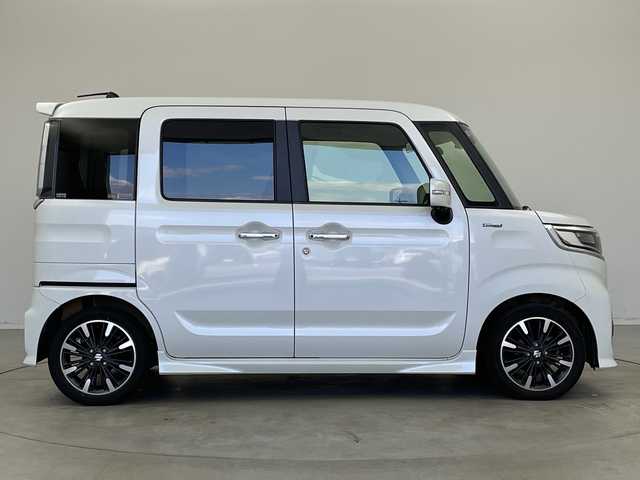 スズキ スペーシア カスタム HYBRID XS 新潟県 2022(令4)年 3.3万km ピュアホワイトP ワンオーナー/純正メモリナビ/　フルセグTV/Bluetooth/CD/DVD/USB/衝突被害軽減ブレーキ/レーンキープアシスト/レーダークルーズコントロール/ハーフレザーシート/D席シートヒーター/両側パワースライドドア/前後ドライブレコーダー/全方位モニター/ヘッドアップディスプレイ/ビルトインETC/コーナーセンサー/オートマチックハイビーム/LEDヘッドライト/アイドリングストップ/ステアリングスイッチ