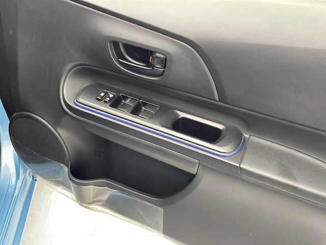 トヨタ アクア S 沖縄県 2016(平28)年 5.8万km クールソーダメタリック 純正ナビ　NSZT-W66T/フルセグＴＶ　/ドライブレコーダー/ＡＭ／ＦＭ　/ＣＤ　ＤＶＤ/Ｂｌｕｅｔｏｏｔｈ　/ＥＴＣ　/バックカメラ　/トヨタセーフティセンス　/プッシュスタート　/スマートキー　/レーンキープアシスト　/衝突軽減　/横滑り防止　/盗難防止