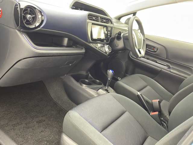 トヨタ アクア S 沖縄県 2016(平28)年 5.8万km クールソーダメタリック 純正ナビ　NSZT-W66T/フルセグＴＶ　/ドライブレコーダー/ＡＭ／ＦＭ　/ＣＤ　ＤＶＤ/Ｂｌｕｅｔｏｏｔｈ　/ＥＴＣ　/バックカメラ　/トヨタセーフティセンス　/プッシュスタート　/スマートキー　/レーンキープアシスト　/衝突軽減　/横滑り防止　/盗難防止