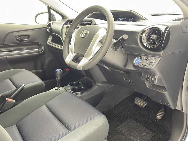 トヨタ アクア S 沖縄県 2016(平28)年 5.8万km クールソーダメタリック 純正ナビ　NSZT-W66T/フルセグＴＶ　/ドライブレコーダー/ＡＭ／ＦＭ　/ＣＤ　ＤＶＤ/Ｂｌｕｅｔｏｏｔｈ　/ＥＴＣ　/バックカメラ　/トヨタセーフティセンス　/プッシュスタート　/スマートキー　/レーンキープアシスト　/衝突軽減　/横滑り防止　/盗難防止