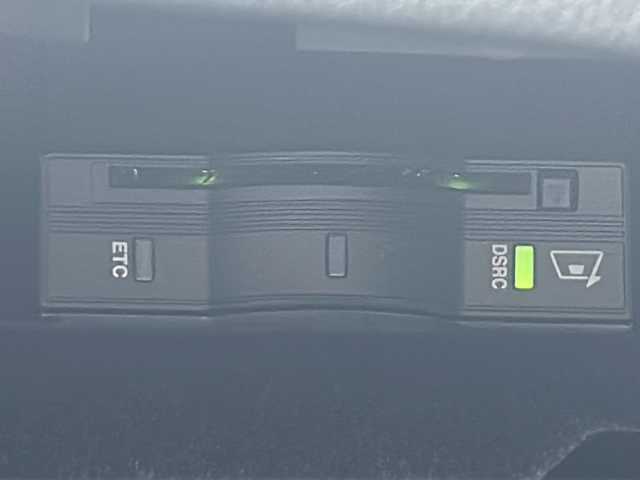 メルセデス・ベンツ ＧＬＣ２２０ d 4マチック クーペ スポーツ 山口県 2018(平30)年 3.5万km パール メーカーSDナビ/（CD.DVD.BT.フルセグ）/アラウンドビューモニター/パドルシフト/パワーシート/シートヒーター全席/運転席メモリーシート/オートLEDライト/ビルトインETC/ヘッドアップディスプレイ/レーダーセーフティパッケージ/　・ブラインドスポットモニター/　・ステアリングアシスト/　・クルーズコントロール/　・衝突軽減ブレーキ/純正ドラレコ/純正フロアマット/リアエンターテイメント社外/ワイヤレス給電/スマートキー/プッシュスタート