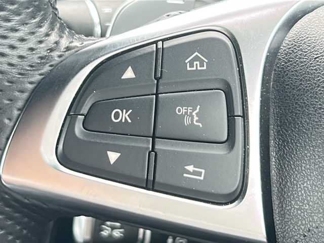 メルセデス・ベンツ ＧＬＣ２２０ d 4マチック クーペ スポーツ 山口県 2018(平30)年 3.5万km パール メーカーSDナビ/（CD.DVD.BT.フルセグ）/アラウンドビューモニター/パドルシフト/パワーシート/シートヒーター全席/運転席メモリーシート/オートLEDライト/ビルトインETC/ヘッドアップディスプレイ/レーダーセーフティパッケージ/　・ブラインドスポットモニター/　・ステアリングアシスト/　・クルーズコントロール/　・衝突軽減ブレーキ/純正ドラレコ/純正フロアマット/リアエンターテイメント社外/ワイヤレス給電/スマートキー/プッシュスタート