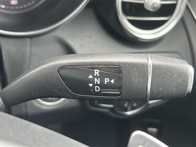 メルセデス・ベンツ ＧＬＣ２２０ d 4マチック クーペ スポーツ 山口県 2018(平30)年 3.5万km パール メーカーSDナビ/（CD.DVD.BT.フルセグ）/アラウンドビューモニター/パドルシフト/パワーシート/シートヒーター全席/運転席メモリーシート/オートLEDライト/ビルトインETC/ヘッドアップディスプレイ/レーダーセーフティパッケージ/　・ブラインドスポットモニター/　・ステアリングアシスト/　・クルーズコントロール/　・衝突軽減ブレーキ/純正ドラレコ/純正フロアマット/リアエンターテイメント社外/ワイヤレス給電/スマートキー/プッシュスタート