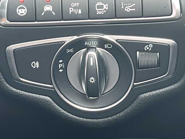 メルセデス・ベンツ ＧＬＣ２２０ d 4マチック クーペ スポーツ 山口県 2018(平30)年 3.5万km パール メーカーSDナビ/（CD.DVD.BT.フルセグ）/アラウンドビューモニター/パドルシフト/パワーシート/シートヒーター全席/運転席メモリーシート/オートLEDライト/ビルトインETC/ヘッドアップディスプレイ/レーダーセーフティパッケージ/　・ブラインドスポットモニター/　・ステアリングアシスト/　・クルーズコントロール/　・衝突軽減ブレーキ/純正ドラレコ/純正フロアマット/リアエンターテイメント社外/ワイヤレス給電/スマートキー/プッシュスタート