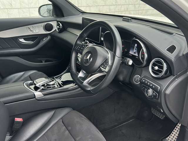 メルセデス・ベンツ ＧＬＣ２２０ d 4マチック クーペ スポーツ 山口県 2018(平30)年 3.5万km パール メーカーSDナビ/（CD.DVD.BT.フルセグ）/アラウンドビューモニター/パドルシフト/パワーシート/シートヒーター全席/運転席メモリーシート/オートLEDライト/ビルトインETC/ヘッドアップディスプレイ/レーダーセーフティパッケージ/　・ブラインドスポットモニター/　・ステアリングアシスト/　・クルーズコントロール/　・衝突軽減ブレーキ/純正ドラレコ/純正フロアマット/リアエンターテイメント社外/ワイヤレス給電/スマートキー/プッシュスタート