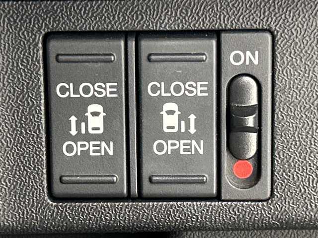 ホンダ ステップワゴン スパーダ ホンダセンシング 愛知県 2019(平31)年 3.3万km プラチナホワイトパール 純正ナビ/フリップダウンモニター/両側パワースライドドア/レーダークルーズコントロール/バックカメラ/純正アルミホイール/ＥＴＣ/LEDヘッドライト/パドルシフト/レーンキープアシスト/ドライブレコーダー/衝突軽減システム/フルセグ/CD DVD/Bluetooth/ステアリングスイッチ/スマートキー/プッシュスタート