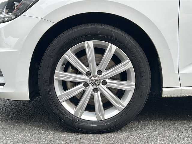 フォルクスワーゲン ゴルフ トゥーラン TSI ハイライン 埼玉県 2016(平28)年 5万km 白 ワンオーナー/2017yモデル/ターボ/メーカーナビゲーション/バックカメラ/ルーフレール /7人乗り/3列シート/両側スライドドア/純正17インチアルミホイール/レーダークルーズコントロール/アイドリングストップ/LEDヘッドライト/スペアキー/ディーラー点検記録簿/（H29/H30/R1/R2/R3/R4/R5/R6）/新車保証書/取扱説明書