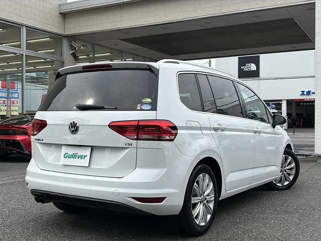 フォルクスワーゲン ゴルフ トゥーラン TSI ハイライン 埼玉県 2016(平28)年 5万km 白 ワンオーナー/2017yモデル/ターボ/メーカーナビゲーション/バックカメラ/ルーフレール /7人乗り/3列シート/両側スライドドア/純正17インチアルミホイール/レーダークルーズコントロール/アイドリングストップ/LEDヘッドライト/スペアキー/ディーラー点検記録簿/（H29/H30/R1/R2/R3/R4/R5/R6）/新車保証書/取扱説明書