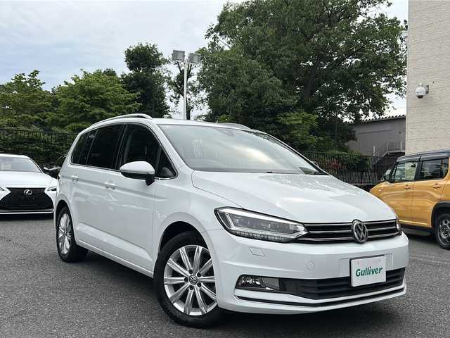フォルクスワーゲン ゴルフ トゥーラン TSI ハイライン 埼玉県 2016(平28)年 5万km 白 ワンオーナー/2017yモデル/ターボ/メーカーナビゲーション/バックカメラ/ルーフレール /7人乗り/3列シート/両側スライドドア/純正17インチアルミホイール/レーダークルーズコントロール/アイドリングストップ/LEDヘッドライト/スペアキー/ディーラー点検記録簿/（H29/H30/R1/R2/R3/R4/R5/R6）/新車保証書/取扱説明書