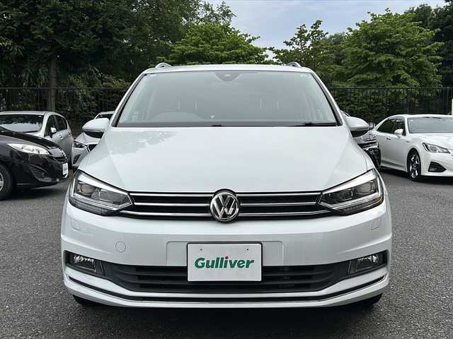 フォルクスワーゲン ゴルフ トゥーラン TSI ハイライン 埼玉県 2016(平28)年 5万km 白 ワンオーナー/2017yモデル/ターボ/メーカーナビゲーション/バックカメラ/ルーフレール /7人乗り/3列シート/両側スライドドア/純正17インチアルミホイール/レーダークルーズコントロール/アイドリングストップ/LEDヘッドライト/スペアキー/ディーラー点検記録簿/（H29/H30/R1/R2/R3/R4/R5/R6）/新車保証書/取扱説明書