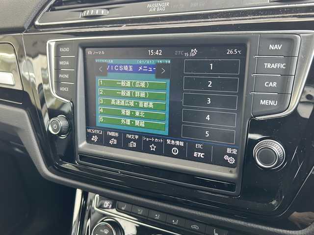 フォルクスワーゲン ゴルフ トゥーラン TSI ハイライン 埼玉県 2016(平28)年 5万km 白 ワンオーナー/2017yモデル/ターボ/メーカーナビゲーション/バックカメラ/ルーフレール /7人乗り/3列シート/両側スライドドア/純正17インチアルミホイール/レーダークルーズコントロール/アイドリングストップ/LEDヘッドライト/スペアキー/ディーラー点検記録簿/（H29/H30/R1/R2/R3/R4/R5/R6）/新車保証書/取扱説明書