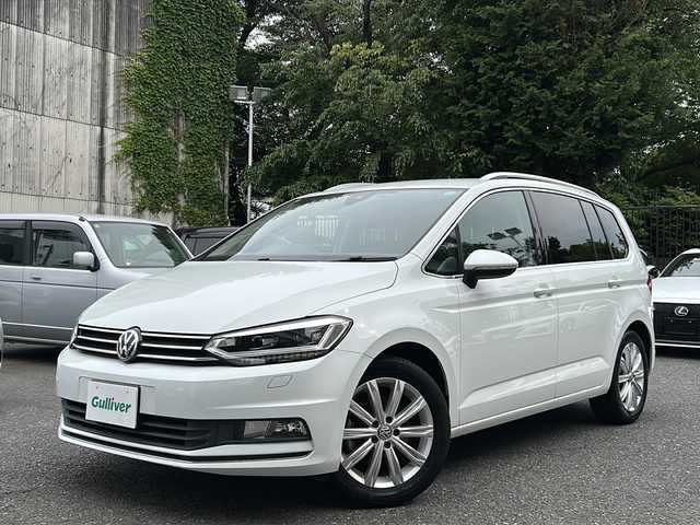 フォルクスワーゲン ゴルフ トゥーラン TSI ハイライン 埼玉県 2016(平28)年 5万km 白 ワンオーナー/2017yモデル/ターボ/メーカーナビゲーション/バックカメラ/ルーフレール /7人乗り/3列シート/両側スライドドア/純正17インチアルミホイール/レーダークルーズコントロール/アイドリングストップ/LEDヘッドライト/スペアキー/ディーラー点検記録簿/（H29/H30/R1/R2/R3/R4/R5/R6）/新車保証書/取扱説明書