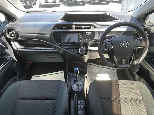 トヨタ アクア S スタイルブラック 佐賀県 2016(平28)年 8.2万km ディープアメジストマイカメタリック 純正SDナビゲーション/SD/Bluetooth/バックカメラ/スマートキー2個/ＥＴＣ/オートエアコン/純正ドアバイザー/社外フロアマット/社外ホイール/取扱説明書/トヨタセーフティセンス/・レーダークルーズコントロール/・プリクラッシュセーフティ/・レーントレーシングアシスト