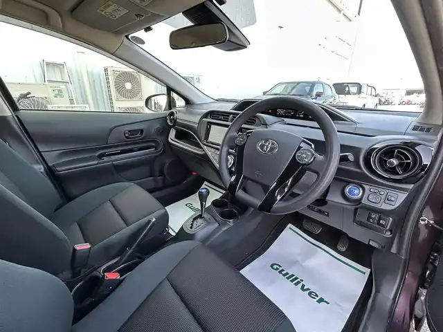 トヨタ アクア S スタイルブラック 佐賀県 2016(平28)年 8.2万km ディープアメジストマイカメタリック 純正SDナビゲーション/SD/Bluetooth/バックカメラ/スマートキー2個/ＥＴＣ/オートエアコン/純正ドアバイザー/社外フロアマット/社外ホイール/取扱説明書/トヨタセーフティセンス/・レーダークルーズコントロール/・プリクラッシュセーフティ/・レーントレーシングアシスト