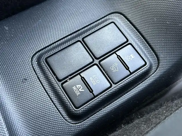 トヨタ アクア S スタイルブラック 佐賀県 2016(平28)年 8.2万km ディープアメジストマイカメタリック 純正SDナビゲーション/SD/Bluetooth/バックカメラ/スマートキー2個/ＥＴＣ/オートエアコン/純正ドアバイザー/社外フロアマット/社外ホイール/取扱説明書/トヨタセーフティセンス/・レーダークルーズコントロール/・プリクラッシュセーフティ/・レーントレーシングアシスト