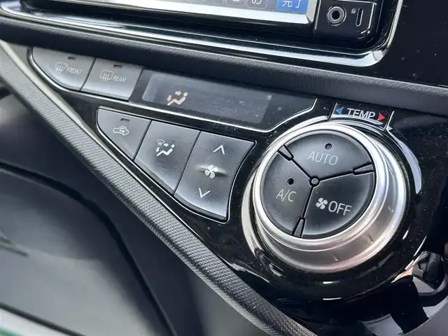 トヨタ アクア S スタイルブラック 佐賀県 2016(平28)年 8.2万km ディープアメジストマイカメタリック 純正SDナビゲーション/SD/Bluetooth/バックカメラ/スマートキー2個/ＥＴＣ/オートエアコン/純正ドアバイザー/社外フロアマット/社外ホイール/取扱説明書/トヨタセーフティセンス/・レーダークルーズコントロール/・プリクラッシュセーフティ/・レーントレーシングアシスト