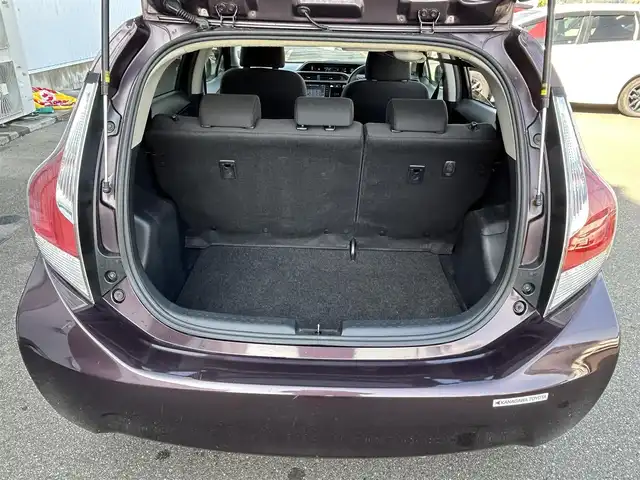 トヨタ アクア S スタイルブラック 佐賀県 2016(平28)年 8.2万km ディープアメジストマイカメタリック 純正SDナビゲーション/SD/Bluetooth/バックカメラ/スマートキー2個/ＥＴＣ/オートエアコン/純正ドアバイザー/社外フロアマット/社外ホイール/取扱説明書/トヨタセーフティセンス/・レーダークルーズコントロール/・プリクラッシュセーフティ/・レーントレーシングアシスト