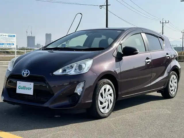 トヨタ アクア S スタイルブラック 佐賀県 2016(平28)年 8.2万km ディープアメジストマイカメタリック 純正SDナビゲーション/SD/Bluetooth/バックカメラ/スマートキー2個/ＥＴＣ/オートエアコン/純正ドアバイザー/社外フロアマット/社外ホイール/取扱説明書/トヨタセーフティセンス/・レーダークルーズコントロール/・プリクラッシュセーフティ/・レーントレーシングアシスト