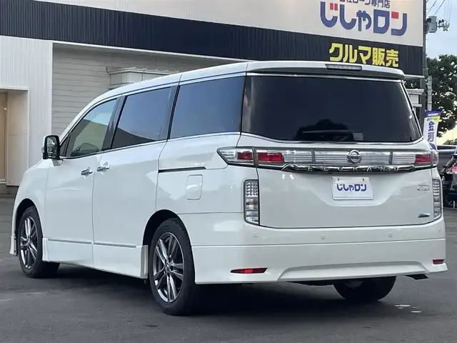 日産 エルグランド 350HWS アーバンクロム ブラックレザー 宮城県 2013(平25)年 9万km ブリリアントホワイトパール (株)IDOMが運営する【じしゃロン仙台店】の自社ローン専用車両になりますこちらは現金またはオートローンご利用時の価格です。自社ローンご希望の方は別途その旨お申付け下さい/サンルーフ/黒革シート/Bluetooth/BOSEサウンド/後方フリップダウンモニター/両側パワースライドドア/電動リアゲート/オットマン/ETC/バックカメラ