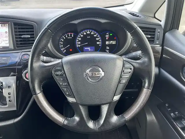 日産 エルグランド 350HWS アーバンクロム ブラックレザー 宮城県 2013(平25)年 9万km ブリリアントホワイトパール (株)IDOMが運営する【じしゃロン仙台店】の自社ローン専用車両になりますこちらは現金またはオートローンご利用時の価格です。自社ローンご希望の方は別途その旨お申付け下さい/サンルーフ/黒革シート/Bluetooth/BOSEサウンド/後方フリップダウンモニター/両側パワースライドドア/電動リアゲート/オットマン/ETC/バックカメラ