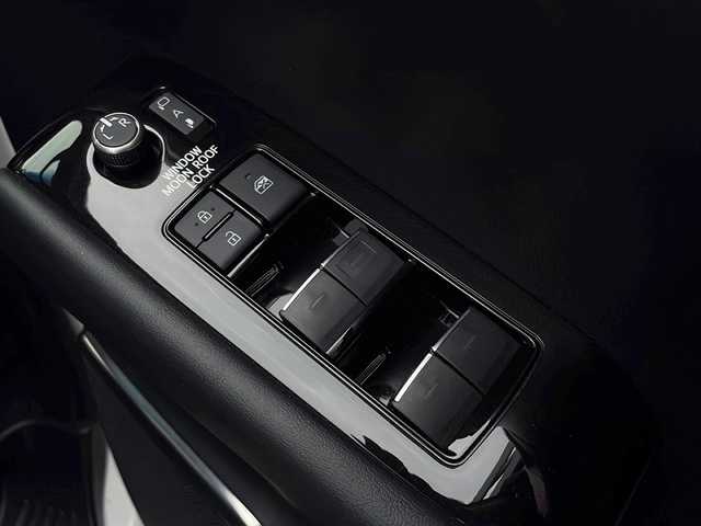 トヨタ アルファード S Cパッケージ 広島県 2023(令5)年 3.3万km ホワイトパールクリスタルシャイン 禁煙/ワンオーナー/モデリスタエアロ/ツインムーンルーフ/セーフティセンス/・プリクラッシュセーフティ/・LTA/LDA/RSA/・先行車発進告知/・オートマチックハイビーム/BSM/RCTA/クリアランスソナー/純正ディスプレイオーディオ/・Bluetooth/Miracast/バックカメラ/デジタルインナーミラー/3眼LEDヘッドライト/オートライト/フォグランプ/前後ドライブレコーダー（ZDR-016）/ビルトインETC/合皮シート/シートヒーター/シートベンチレーション/パワーシート/メモリシート/ウッドコンビステアリング/ステアリングスイッチ/ステアリングヒーター/パワーバックドア/スマートキー/スペアキー/プッシュスタート/純正ドアバイザー/AC100V100W電源/純正18インチアルミホイール